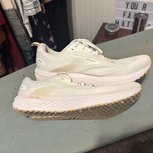 Brooks White Athletic Shoes